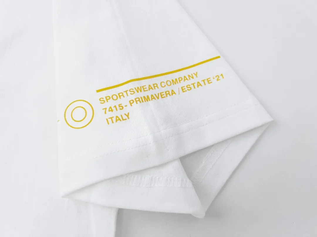W621#P110💰 [Stone lsland/Stone Island summer new short-sleeved T-shirt with flame compass print on the chest] ⚠️[Original creation with high control of details] - Made of 260 grams of combed cotton with 32-count double yarn, soft and comfortable to the touch, sweat-absorbent and breathable. - Simple, basic and versatile style, original quality, the first choice for couples. - Made in a large factory, four needles and five threads on the shoulder, neatly arranged, high quality workmanship. - Same style for men and women. Very versatile, one piece for everyone, details are clearly visible. Color: Black White Size: M L